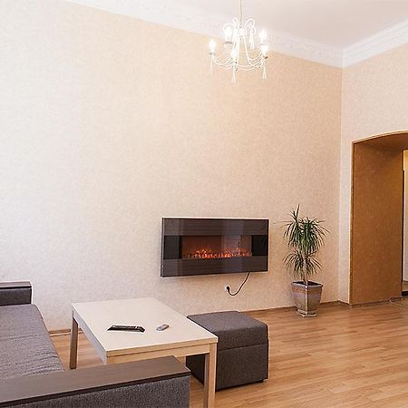 Apartment Vozle Teatra Opery I Baleta Lviv Ngoại thất bức ảnh